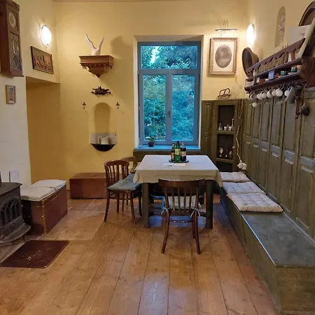 Utocisko V Historickom Byte V Stiavnici Apartamento *